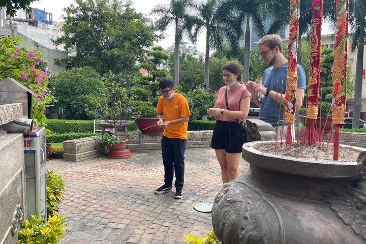 Sightseeing Saigon durch die Zeit Geheimbunker & alte Nachbarschaften