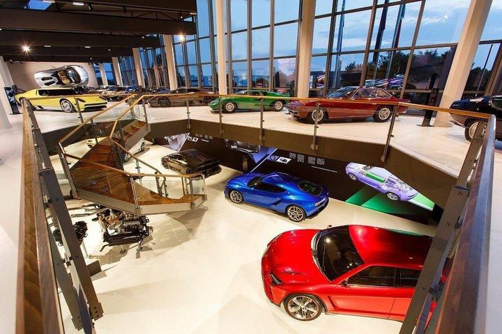 ボローニャ: ランボルギーニ博物館ガイドツアーと入場チケット