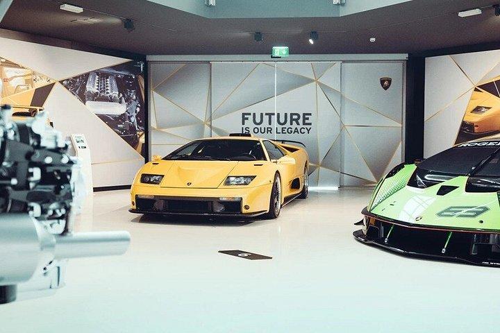 ボローニャ: ランボルギーニ博物館ガイドツアーと入場チケット