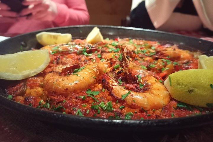 Tour serale di tapas locali e storia di Madrid