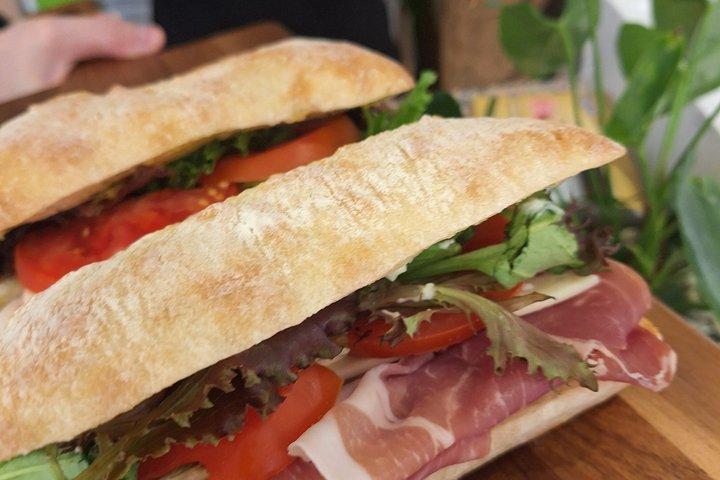Niagara-on-the-Lake Walking Food, Wine or Beer Tasting Tour