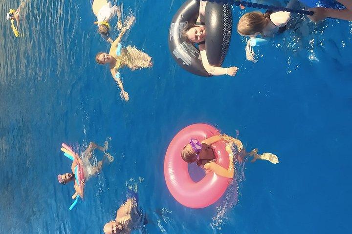 ロードス・シー・クルーズ（6時間のスイミングとシュノーケリングクルーズ、軽食付き）