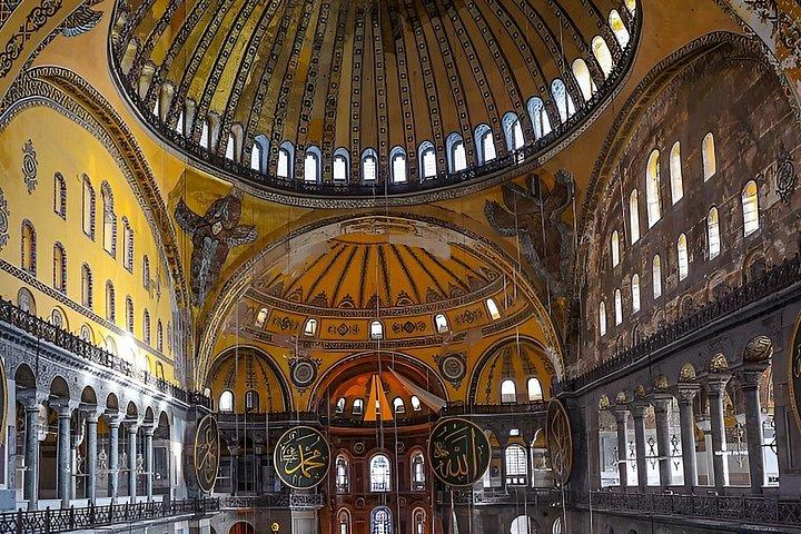 Istanbul Customizable Expert Guided Tour With Syriac Wine Tasting