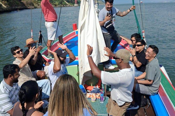 Crucero por Lisboa en un barco tradicional de 1895 con bebidas (2 h)