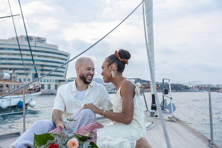 バルセロナ豪華ヨットクルーズ－デイまたはサンセット、オープンバー＆スナック