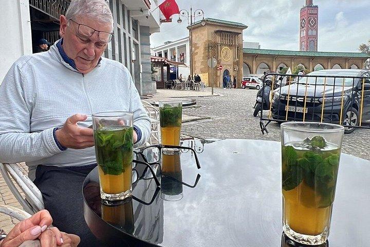 カディスクルーズ船からタンジェガイドツアーまでオールインクルーシブ