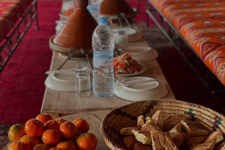 Pool & Lunch & Camel Ride med Quad i Agafay