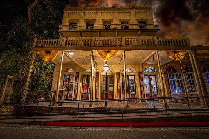 Sacramento Ghosts Boos and Booze Haunted Pub Crawl