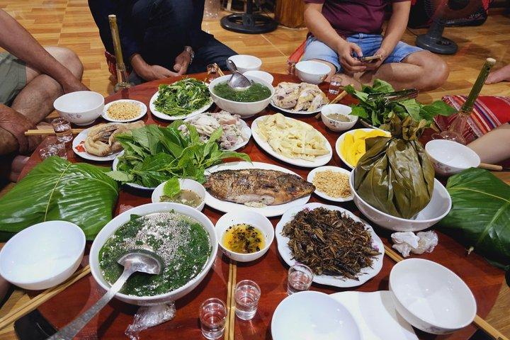 Tour en coche y a pie por Dien Bien Phu