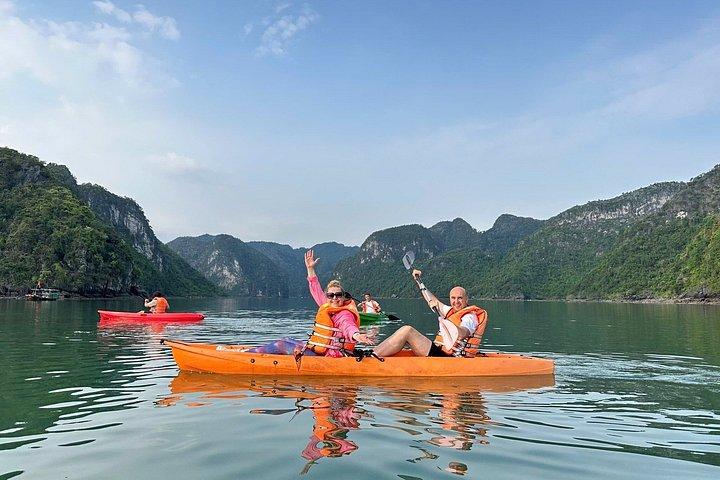 チューリップ6 - スタークルーズ：2日間ハロン湾＆ランハー湾バスタブスイート付き