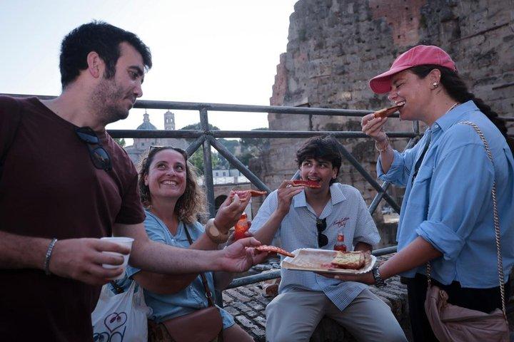 Rome Colosseum: Pizza & Aperitivo Food Tour vid solnedgången