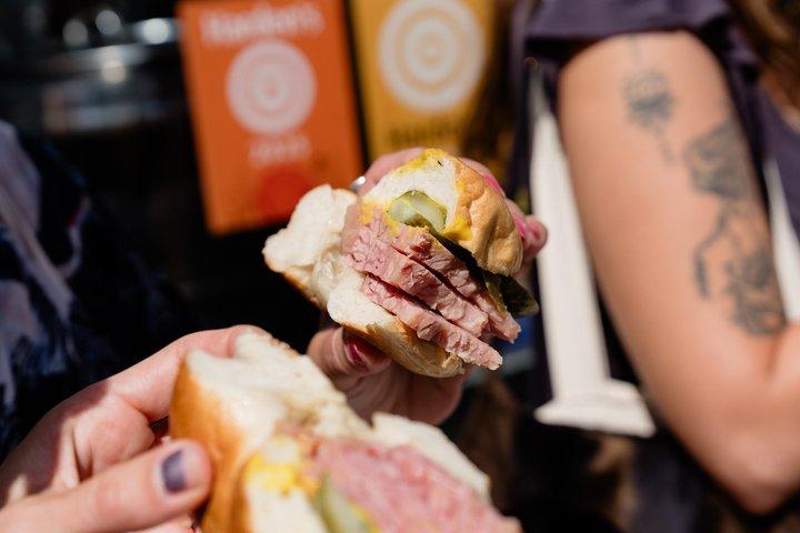 Do Eat Betterによるロンドンイーストエンドのフルミールフード＆マーケットツアー