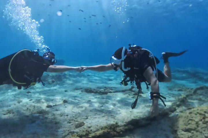 Prueba el buceo en Atenas Primera experiencia submarina con PADI