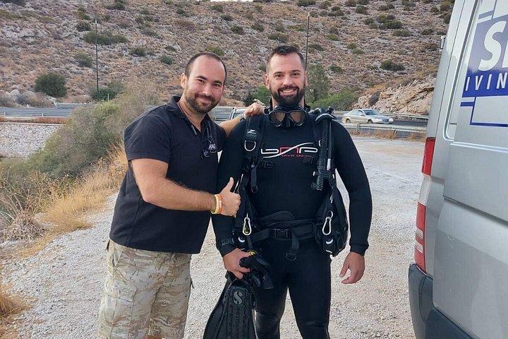Prueba el buceo en Atenas Primera experiencia submarina con PADI
