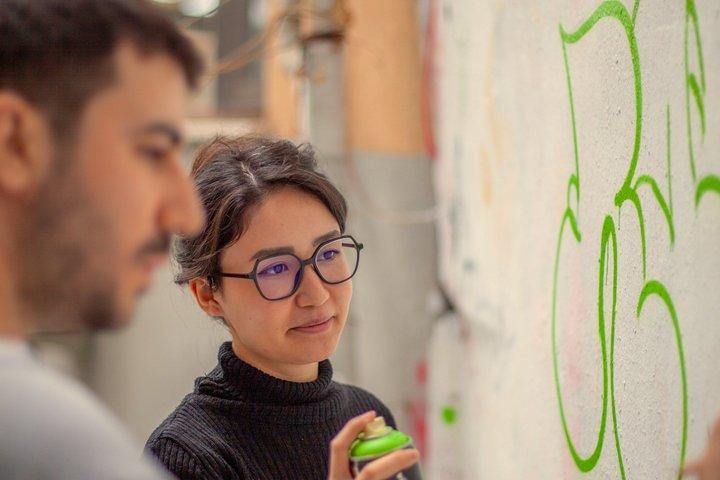 Istanbul Graffiti Experience com um artista local no Jardim Privado