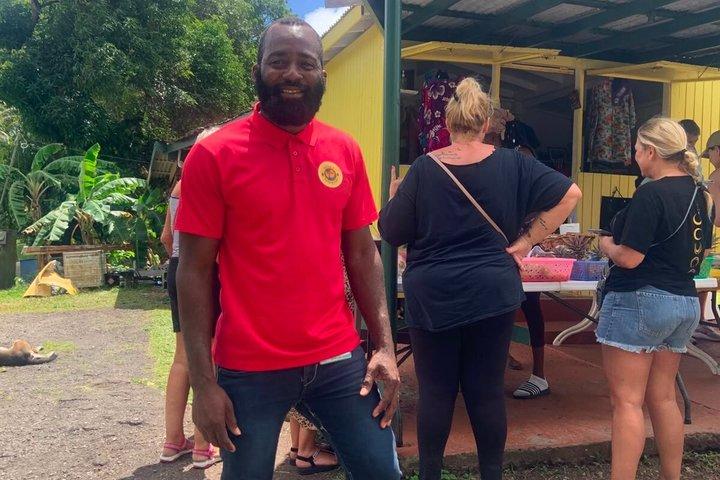 Explore Antigua and Barbuda with local guide island tour