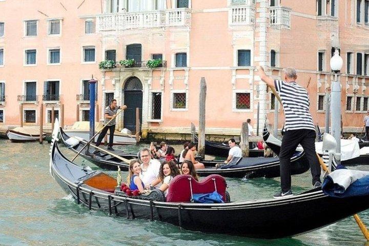Hoteller i nærheden af Premium Grand Canal Gondola Ride & Gondola Gallery