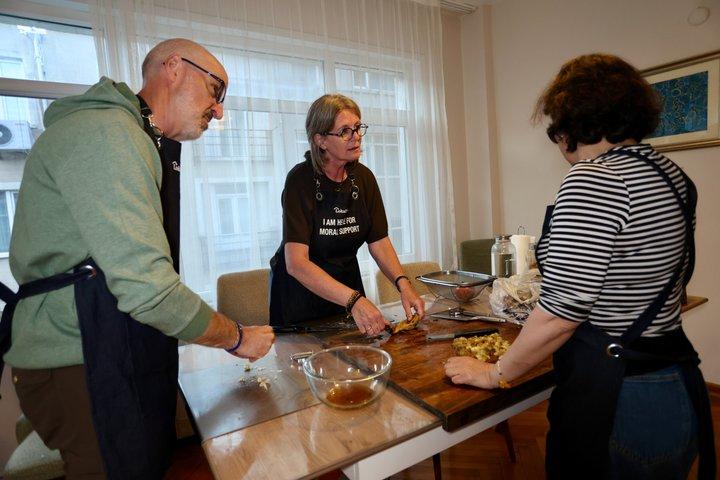 Istanbul Vegane/vegetarische Hausmannskost mit einer einheimischen Mutter