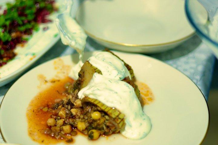 Istanbul Vegane/vegetarische Hausmannskost mit einer einheimischen Mutter