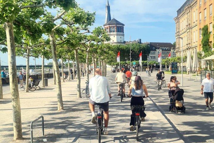 Visite guidée à vélo de 3 heures des points forts de Düsseldorf