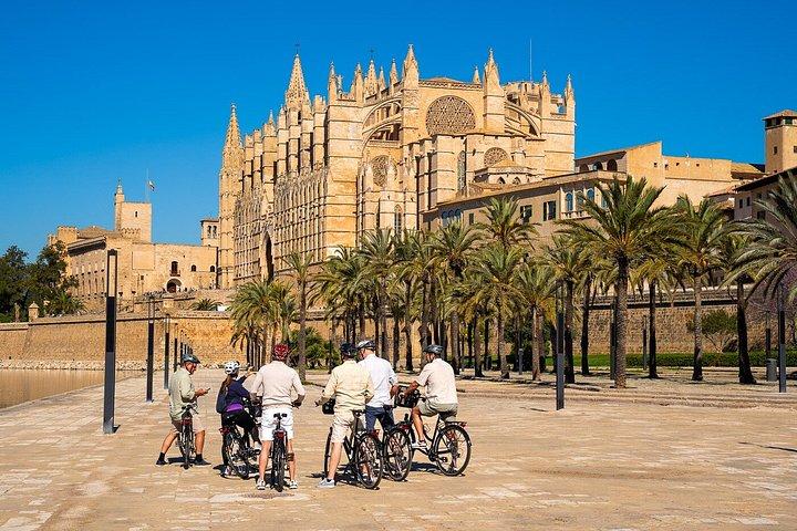 Palma de Mallorca Bike Tour with tapas