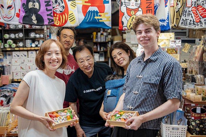 東京：築地場外市場インサイダーツアー＆寿司作り教室