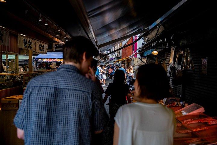 東京：築地場外市場インサイダーツアー＆寿司作り教室