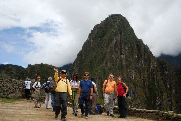 Machu Picchu Classic Guided Tour with Bus Tickets