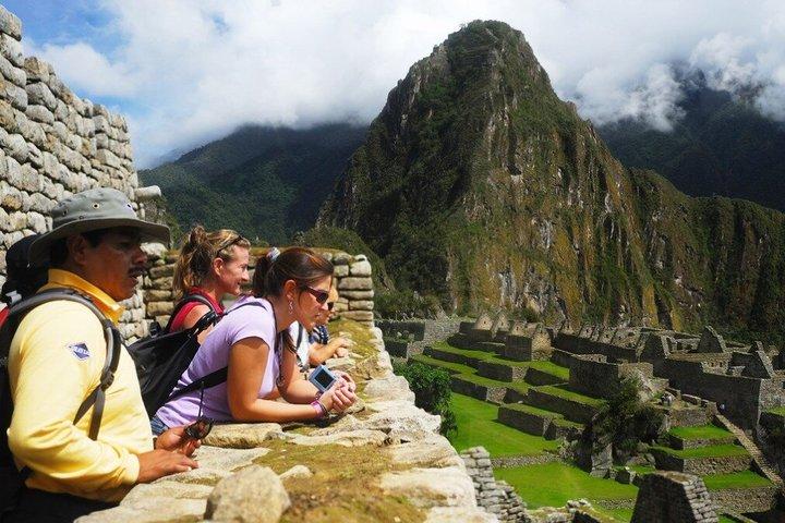 Machu Picchu Classic Guided Tour with Bus Tickets