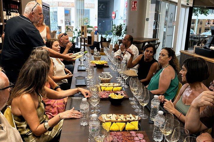 マラガ・アンダルシアワイン試飲会：5つのワインと地元料理