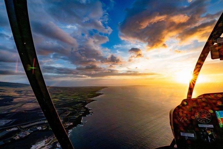 Tour privato in elicottero della costa di Kona: Tutti i finestrini