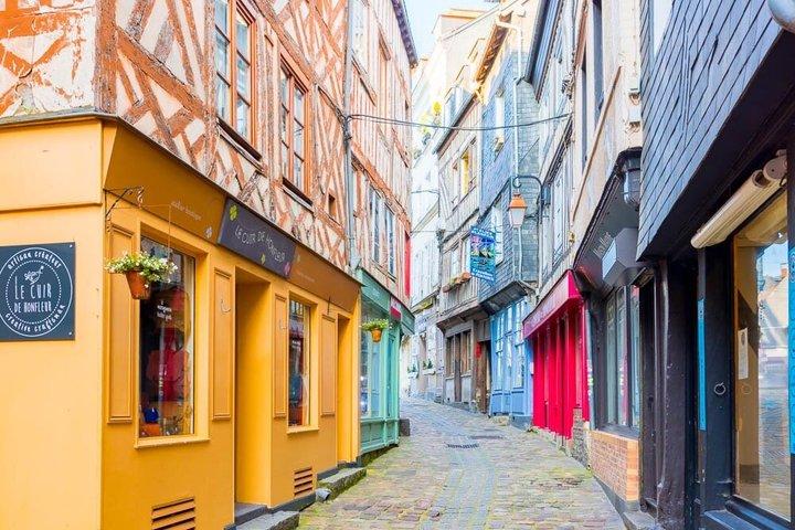 Vanuit de haven van le havre: Honfleur Deauville Shore Excursion