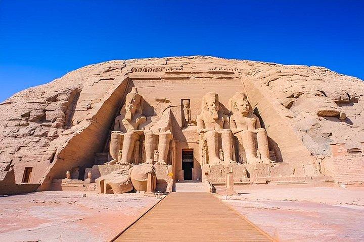 Tour de día completo a los Templos de Abu Simbel desde Asuán