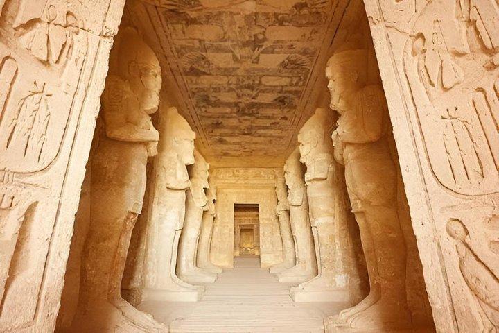 Tour de día completo a los Templos de Abu Simbel desde Asuán