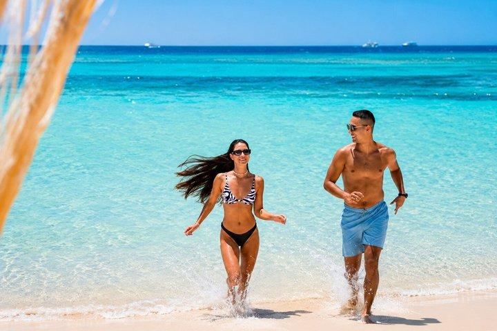 ハルガダ：シュノーケリングとランチ付きのフラフラ島ビーチクルーズ