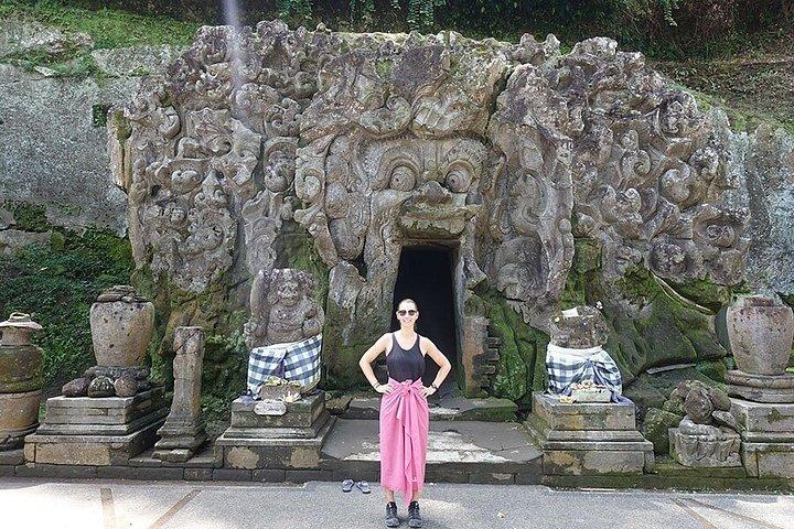 バリ ウブドの隠れた名所プライベートツアー：棚田と寺院