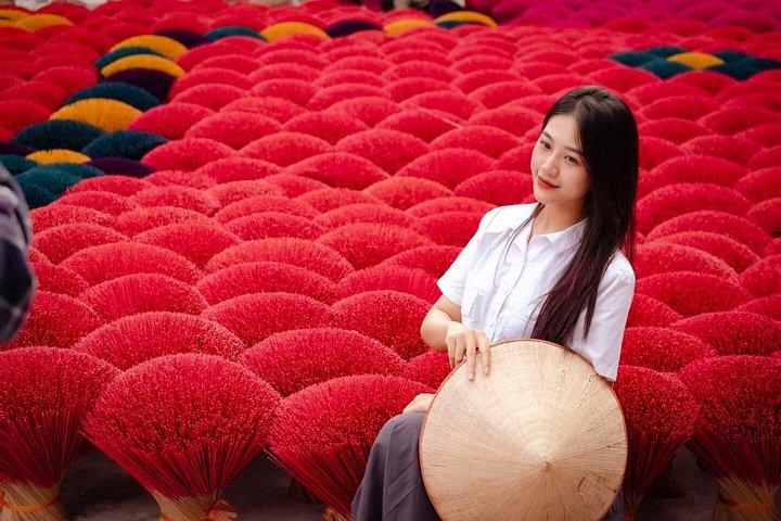 プライベートハノイ日帰り旅行ズオンラム古代村と地元の工芸品