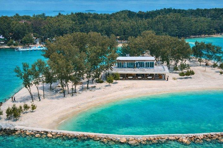 ジャカルタビーチからのアーシャ島日帰りカヌーと送迎