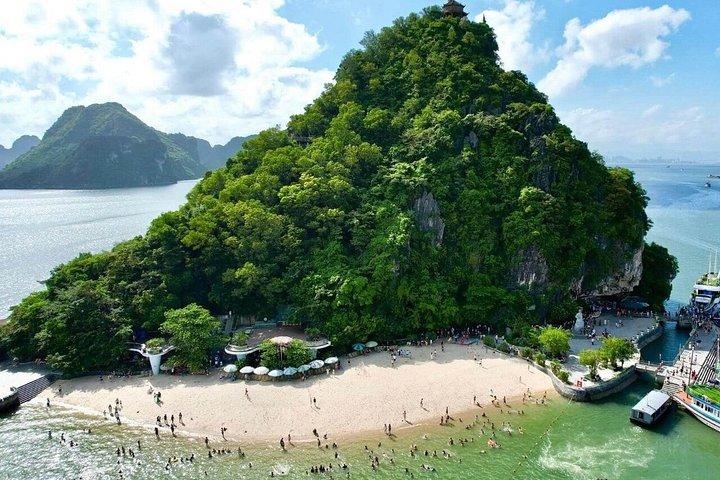 ハノイ発、ヘルメス5つ星クルーズでハロン湾を2日間探索