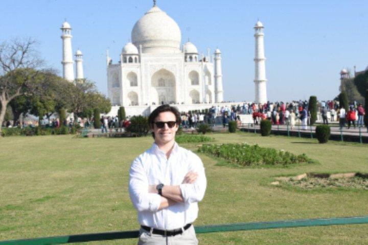 デリーから車でタージマハル、アーグラ城への日帰り旅行（オールインクルーシブ）