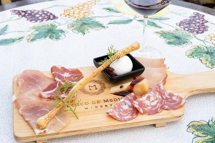 Private Pompeii Tour with Winery Lunch Guide and Tickets