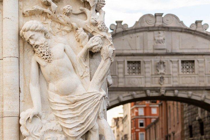 Venedig an einem Tag : Dogenpalast, Markusdom & Gondel