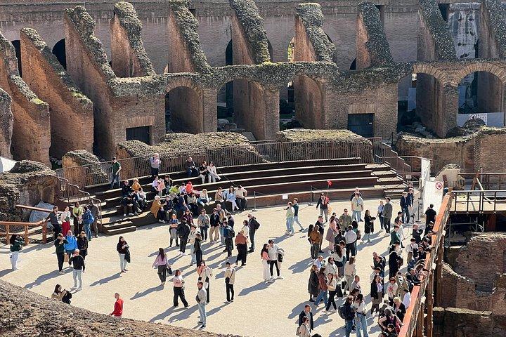 Étage de l'aréna Colisée et visite guidée de la prison Mamertine