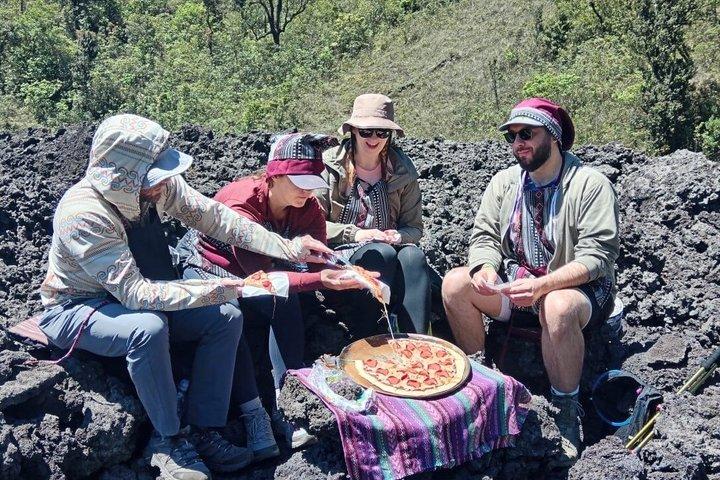 Pacaya Volcano. Tour and pizza making on Volcanic Heat