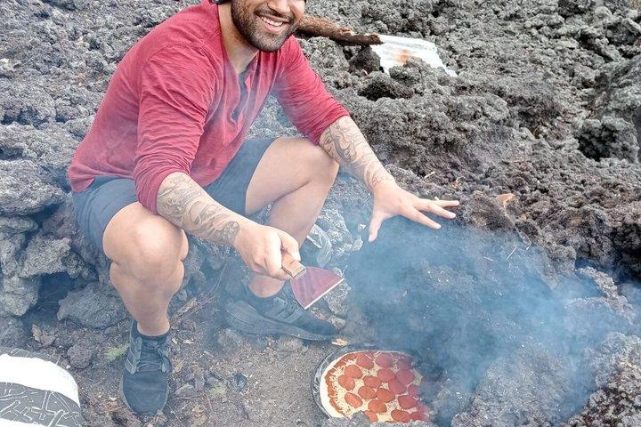 パカヤ火山。 火山の熱を利用したツアーとピザ作り体験