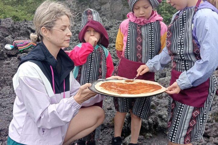 パカヤ火山。 火山の熱を利用したツアーとピザ作り体験