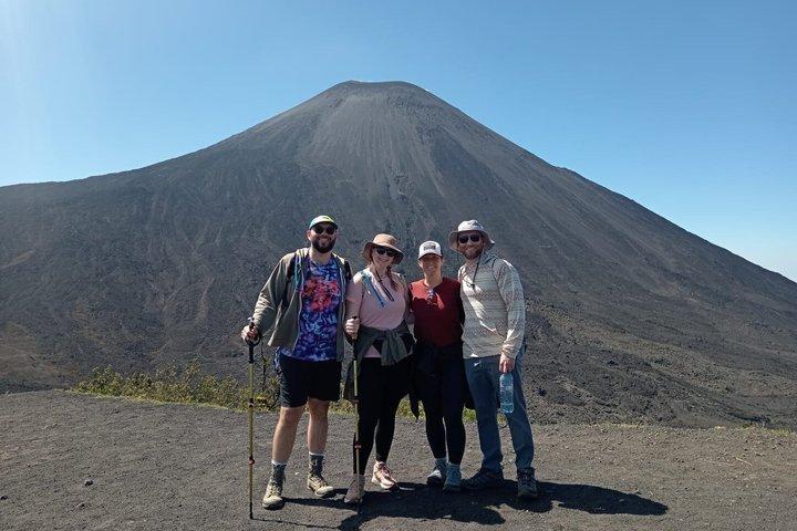 パカヤ火山。 火山の熱を利用したツアーとピザ作り体験