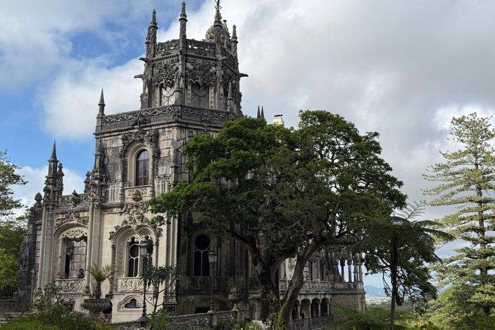 Halvdagstur til Sintra: Pena Palace & Regaleira