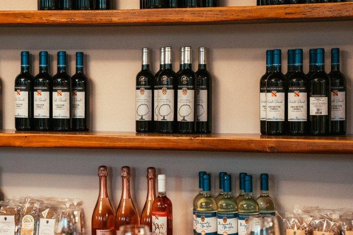 Cata de vinos y aceite de oliva virgen extra y la esencia de Umbría.