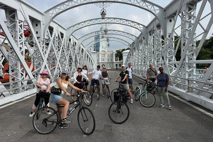 シンガポール川とマリーナベイを巡る2時間のサイクリングアドベンチャー